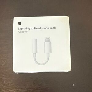 NWT Apple Lightning to Headphone Jack Adapter - White